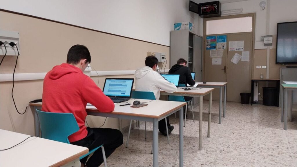 Iniziate le Olimpiadi di Informatica per i nostri studenti!